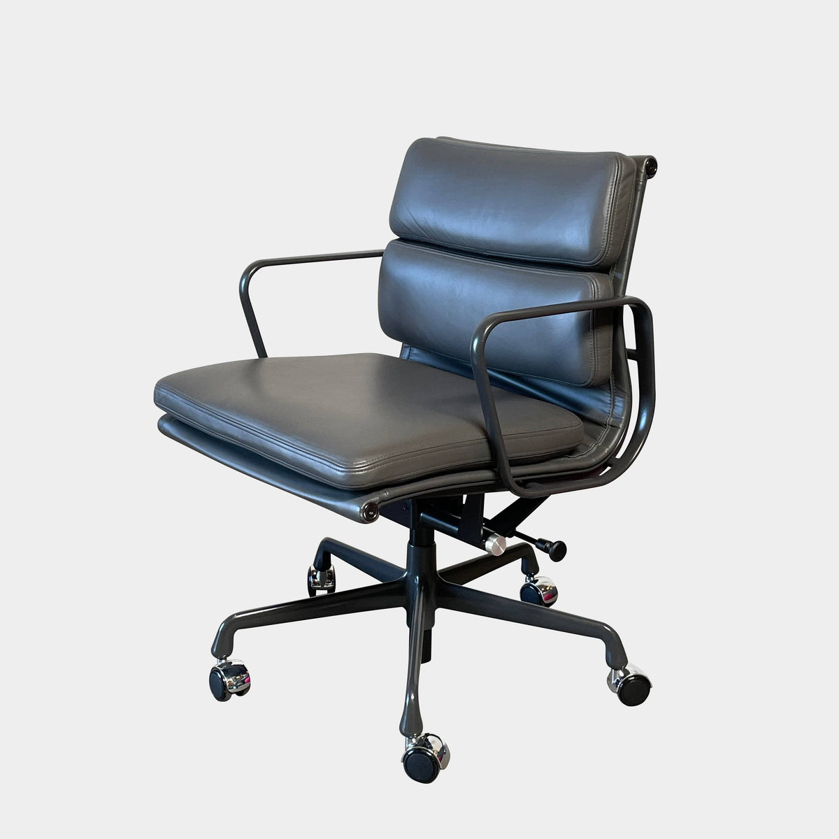 Eames Management Soft Pad Office Chair: Buy the Eames 